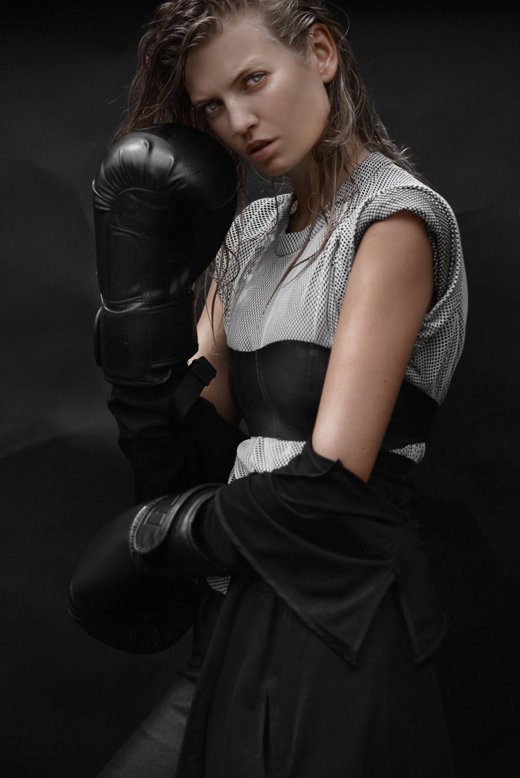 BELLA_2083-1200x1797