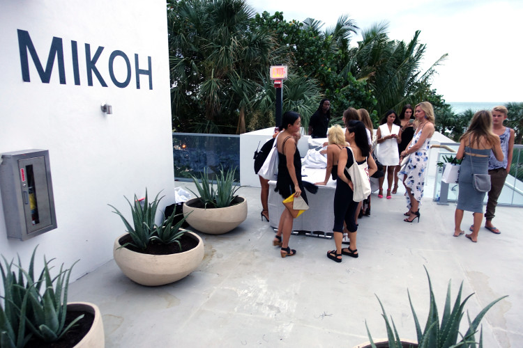 Mikoh 2016 Presentation at SWIMMIAMI - Reception